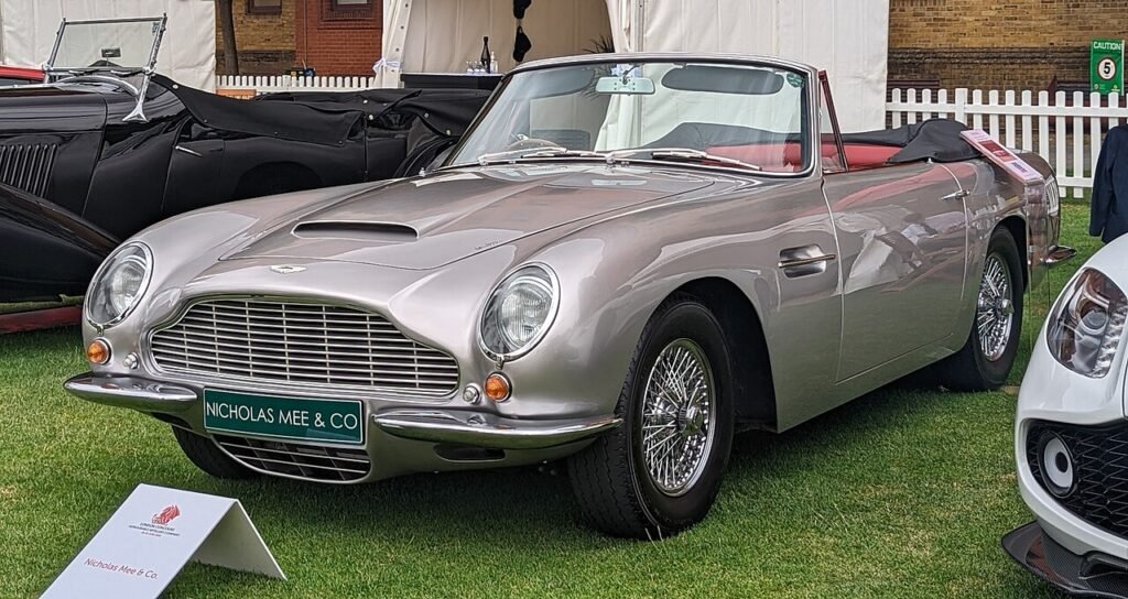 Aston Martin DB6