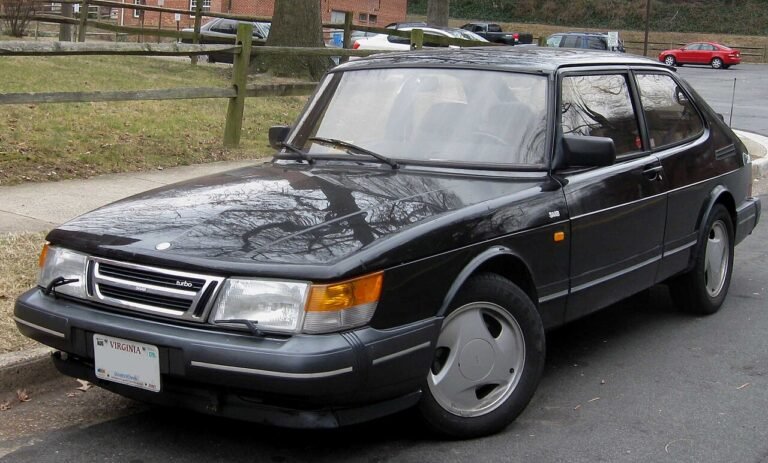 General Motors Saab 900